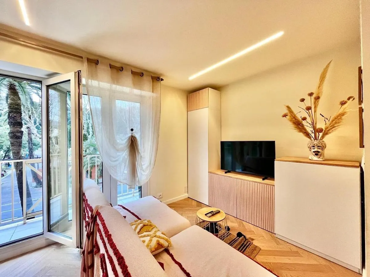 Studio Lungo Mare Menton 0*,  France